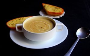 пряный картофельный суп с хреном
